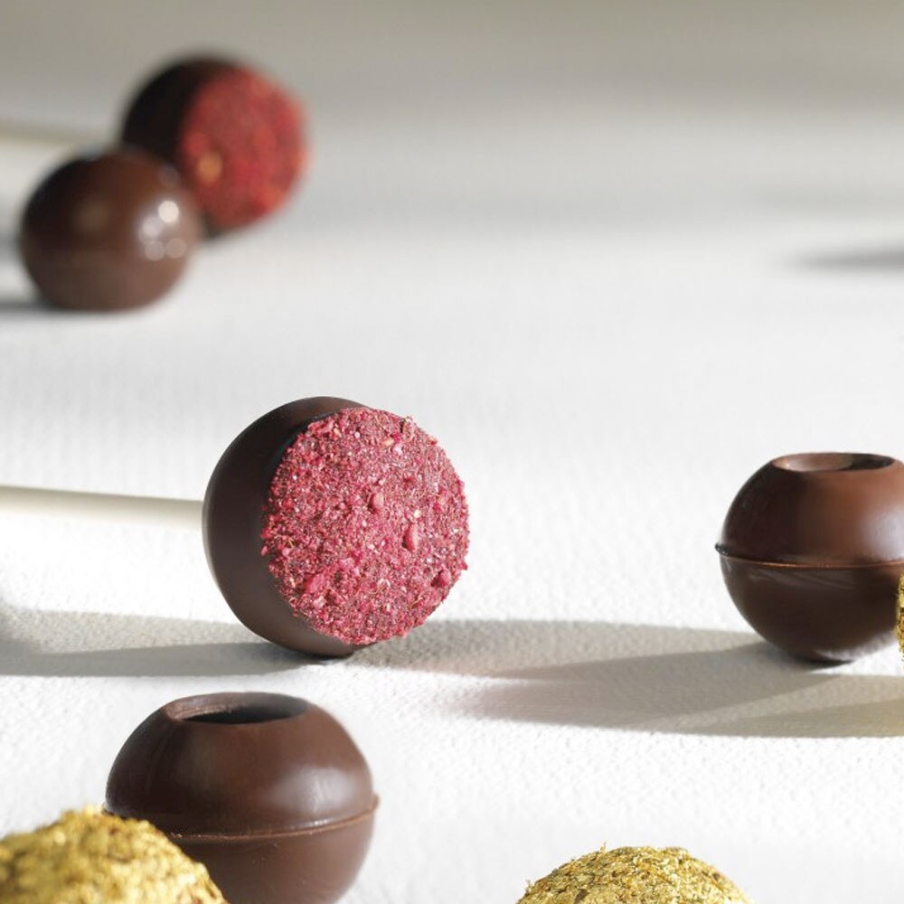 Mona Lisa (by Callebaut) Milk Chocolate Truffle Shells 126 Pieces